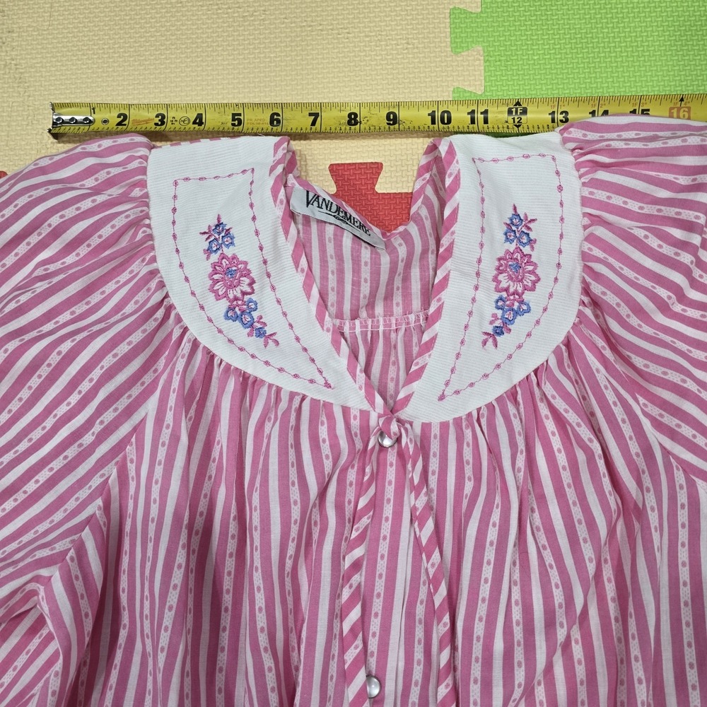Vintage Vandemere Pink Striped Housecoat / Duster - image 6